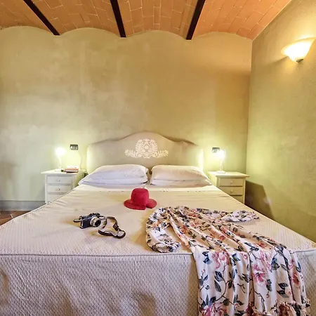 With Swimming Pool In Aparthotel Monteverdi Marittimo