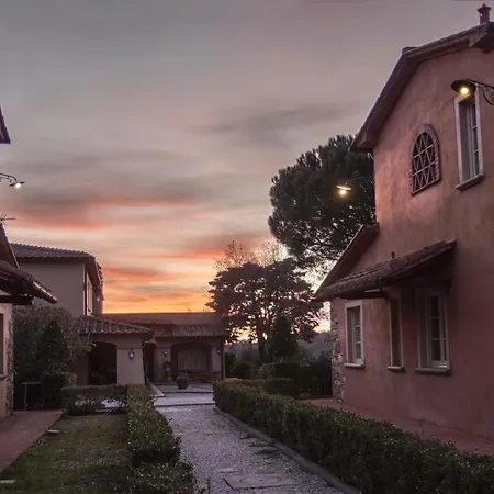 With Swimming Pool In Aparthotel Monteverdi Marittimo