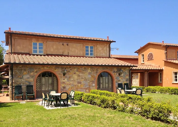 Aparthotel With Swimming Pool In Monteverdi Marittimo